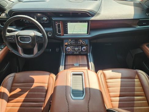 Used 2023 GMC Yukon Denali Ultimate AWD/4WD image 2