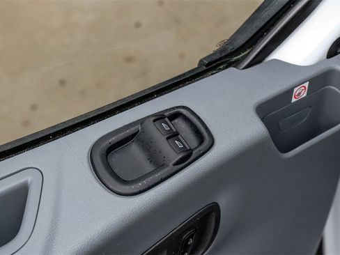 Used 2019 Ford Transit 350 XLT image 41