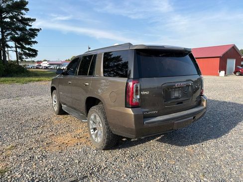 Used 2016 GMC Yukon SLE AWD/4WD image 7