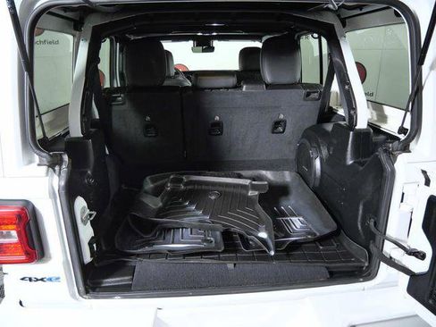 Used 2021 Jeep Wrangler Unlimited Sahara image 10