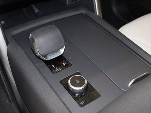 New 2026 Land Rover Discovery S AWD/4WD image 34