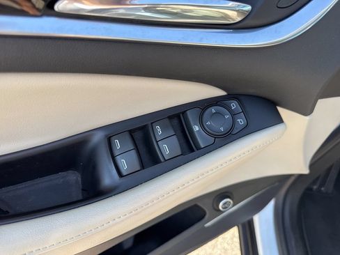 Used 2019 Buick Enclave Essence FWD image 14