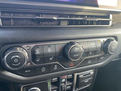 New 2026 Jeep Gladiator Sport AWD/4WD image 24