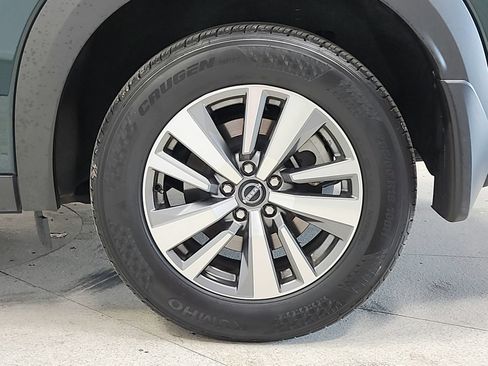 Used 2025 Nissan Pathfinder SL AWD/4WD image 14