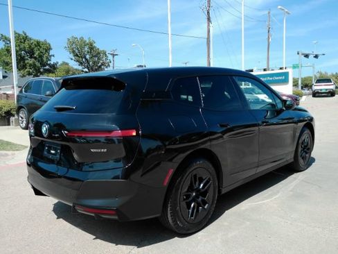 Used 2023 BMW iX xDrive50 AWD/4WD image 8