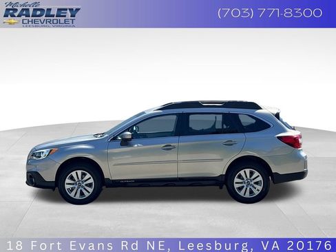Used 2017 Subaru Outback 2.5i Premium AWD/4WD image 2