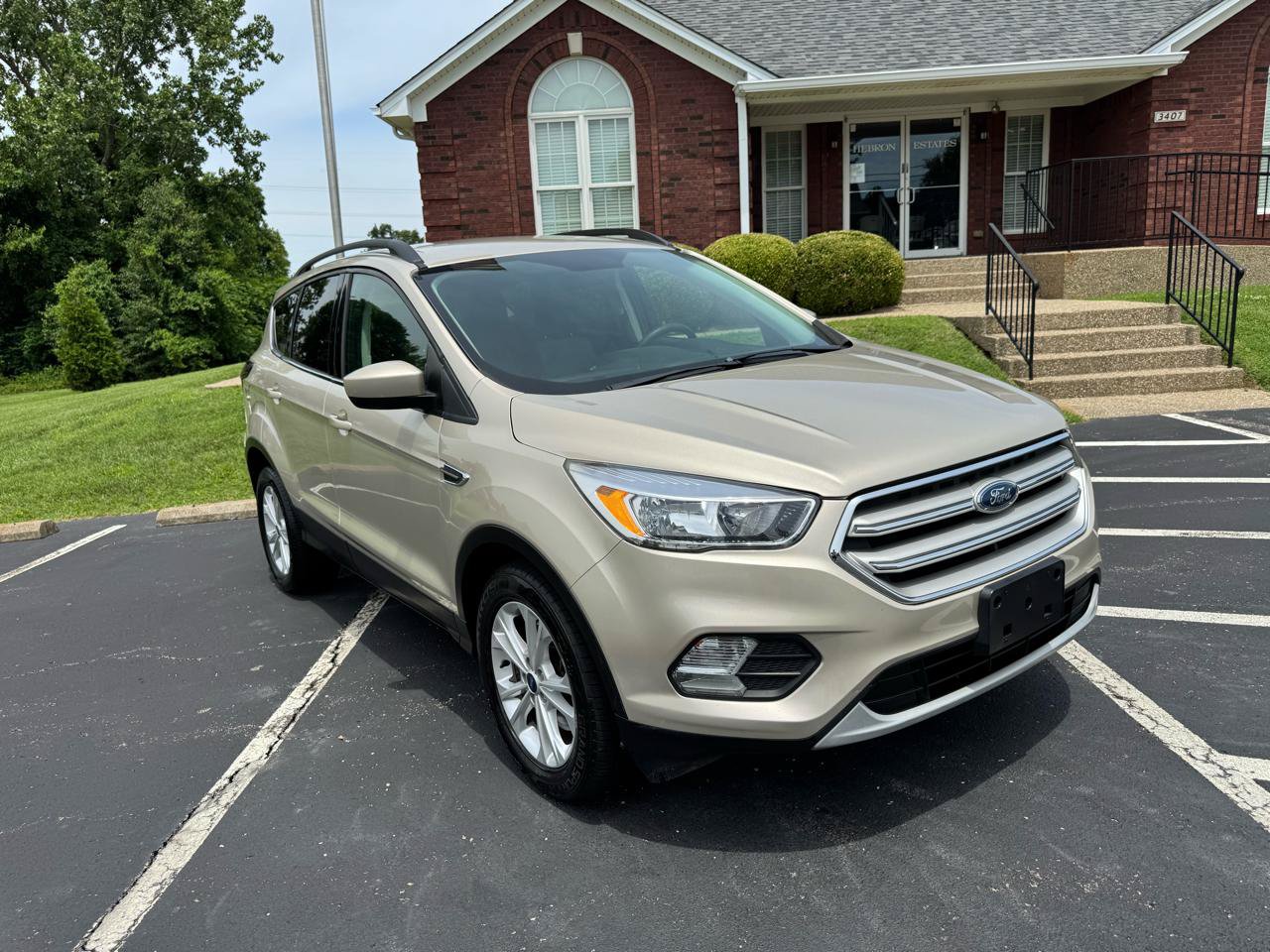 Used 2018 Ford Escape SE w/ SE Sync 3 Package AWD/4WD image 11