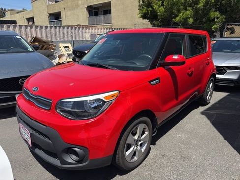 Used 2019 Kia Soul FWD image 2