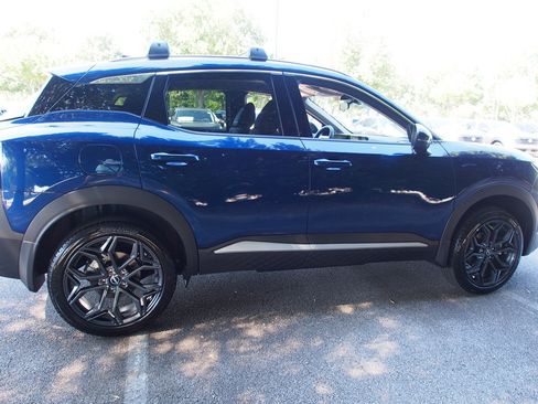 Used 2026 Nissan Kicks SR FWD image 8