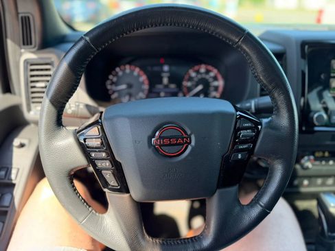 Used 2022 Nissan Frontier PRO-4X w/ Pro-4X Premium Package AWD/4WD image 14