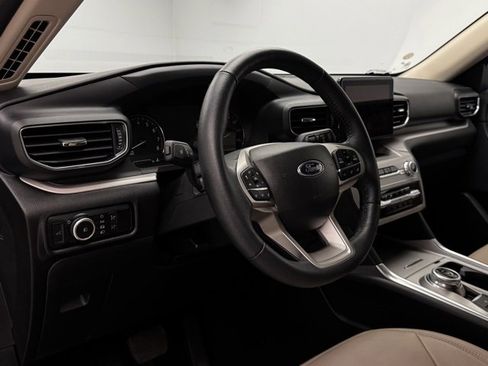 Used 2023 Ford Explorer XLT w/ Equipment Group 202A image 19