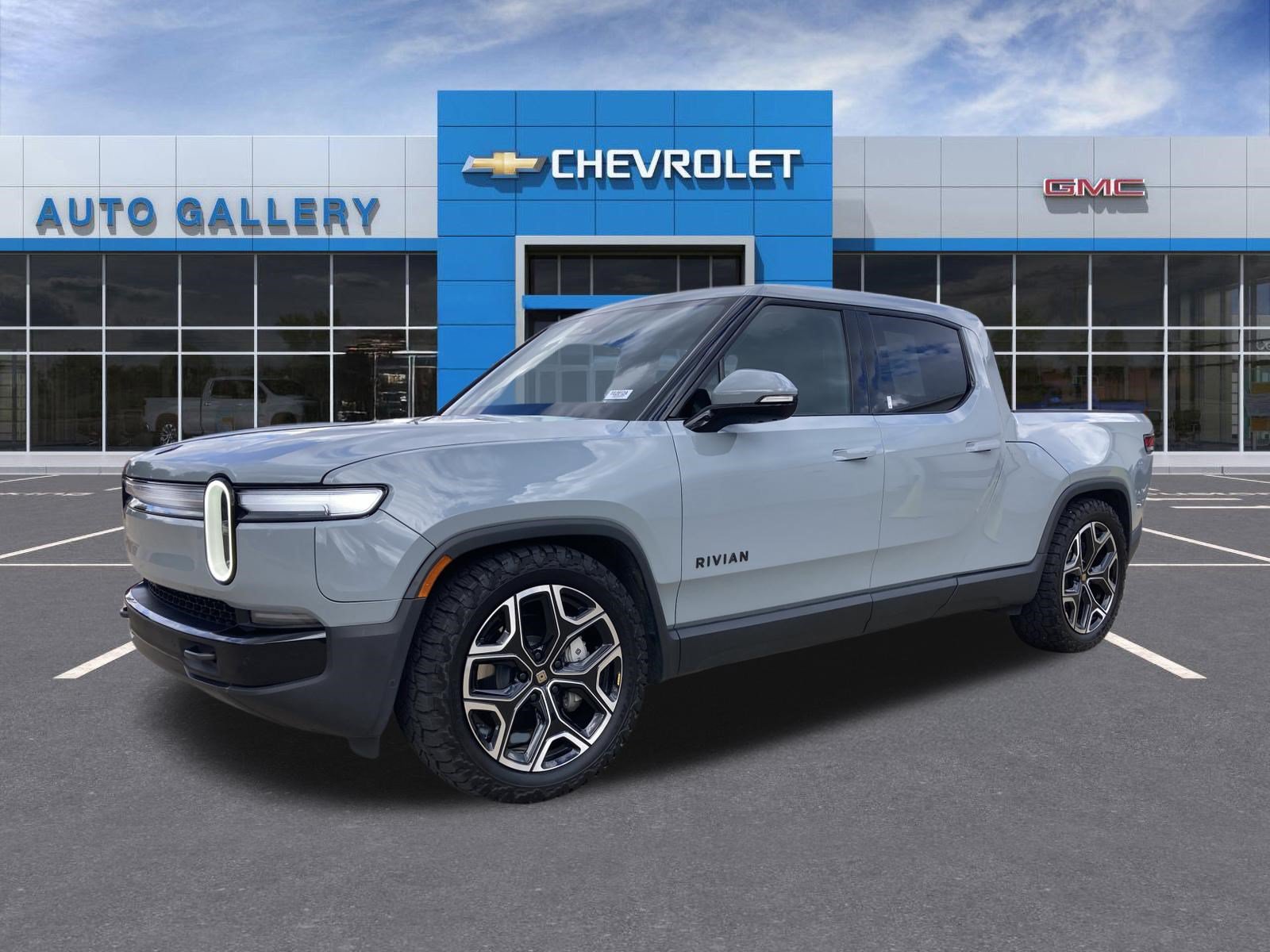 Used 2025 Rivian R1T Adventure Dual AWD/4WD image 1