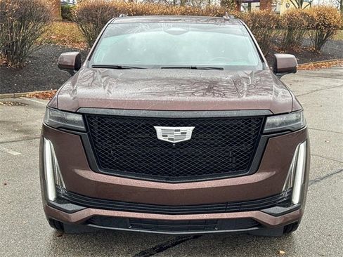 Used 2023 Cadillac Escalade Sport Platinum w/ LPO, ONYX Package image 9