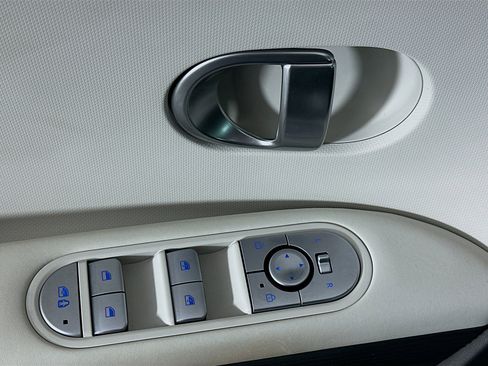 Used 2024 Hyundai Ioniq 5 SEL RWD image 15