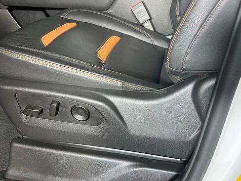 Used 2025 GMC Sierra 1500 AT4 image 23