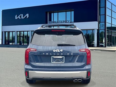 New 2025 Kia Telluride S image 10