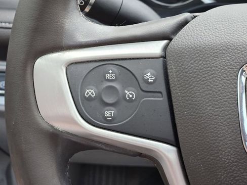 Used 2023 GMC Acadia SLT FWD image 16