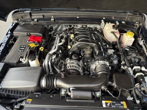Used 2025 Jeep Gladiator Sport AWD/4WD image 34