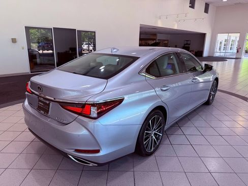 Used 2023 Lexus ES 350 w/ Premium Package FWD image 7