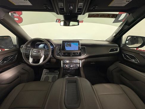 Used 2023 GMC Yukon XL SLT AWD/4WD image 38