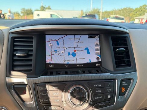 Used 2019 Nissan Pathfinder SL image 25