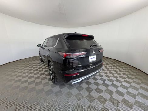 Used 2025 Mitsubishi Outlander SE AWD/4WD image 12