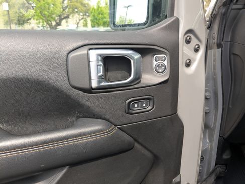 Used 2022 Jeep Wrangler Unlimited Sahara image 8