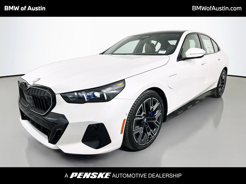 Used 2027 BMW 550e xDrive AWD/4WD image 1