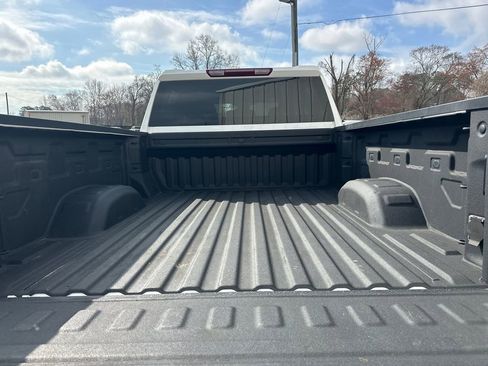 Used 2025 Chevrolet Silverado 2500 Custom w/ Custom Value Package image 19