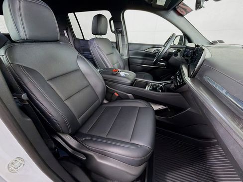 Used 2026 Chevrolet Traverse LT w/ Driver Confidence Package image 29