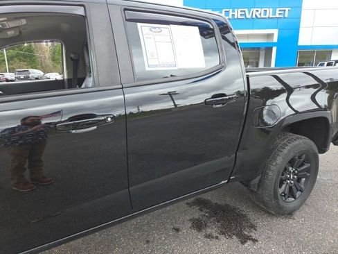Used 2021 Chevrolet Colorado Z71 w/ Z71 Midnight Edition AWD/4WD image 36