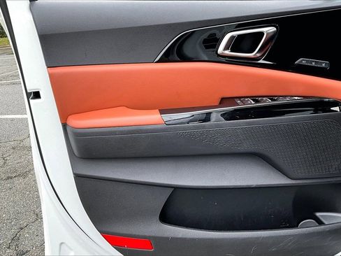 Used 2024 Kia Carnival SX image 27