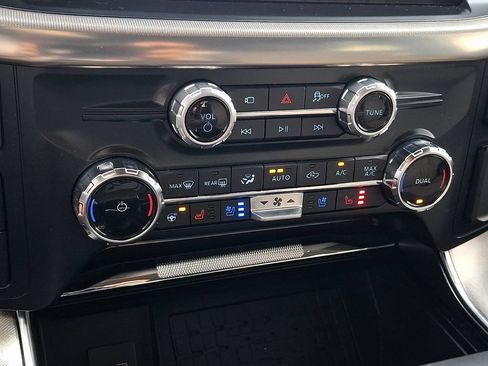Used 2025 Ford F150 Platinum w/ Equipment Group 703A Plus AWD/4WD image 17