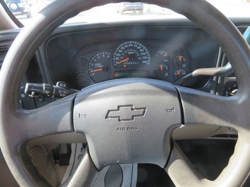 Used 2006 Chevrolet Silverado 1500 W/T AWD/4WD image 17