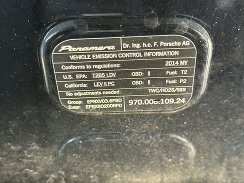 Used 2014 Porsche Panamera 4 AWD/4WD image 30