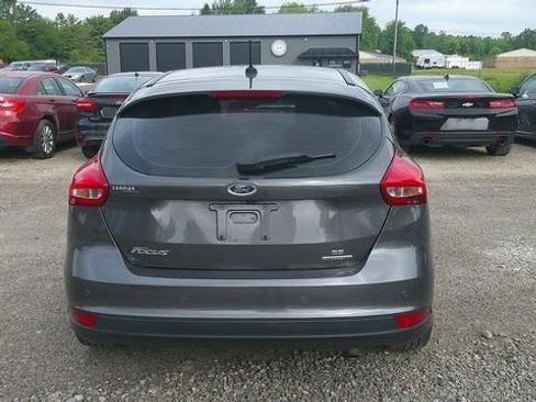 Used 2016 Ford Focus SE w/ Equipment Group 201A FWD image 4
