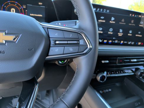 Used 2025 Chevrolet Tahoe High Country image 19