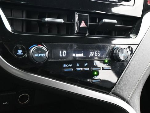 Used 2023 Toyota Camry SE FWD image 22