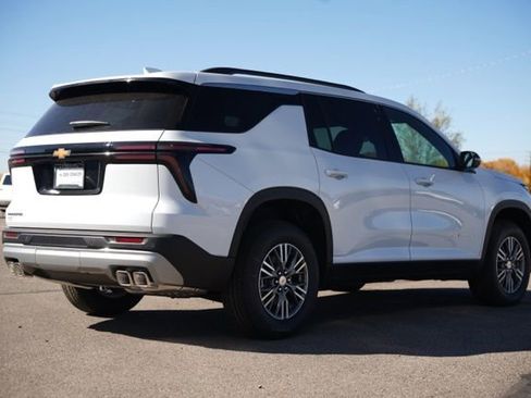 New 2026 Chevrolet Traverse LT FWD image 5