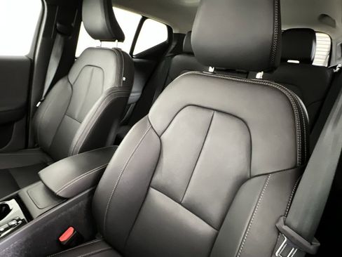 Certified 2025 Volvo XC40 B5 Plus image 14