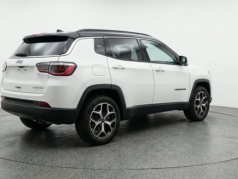 Used 2025 Jeep Compass Limited AWD/4WD image 9