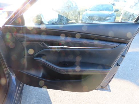 Used 2024 MAZDA MAZDA3 s image 9