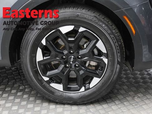 Used 2024 Kia Sorento S image 33