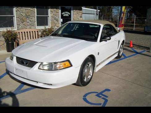 Used 2004 Ford Mustang Deluxe Convertible image 1