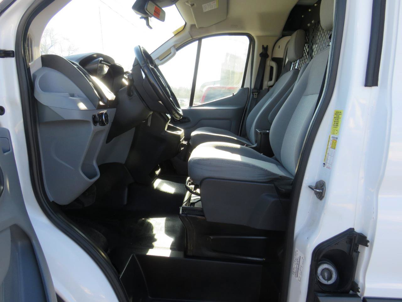 Used 2016 Ford Transit 150 130 Low Roof RWD image 33