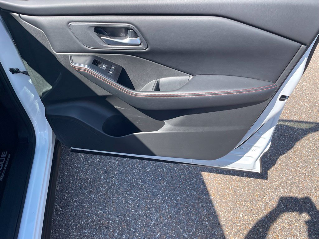 Certified 2025 Nissan Rogue SV AWD/4WD image 27