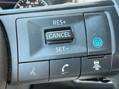 Used 2024 Nissan Rogue SV FWD image 20