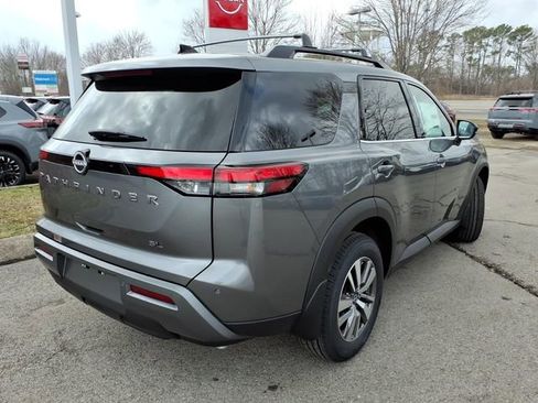New 2026 Nissan Pathfinder SL image 3