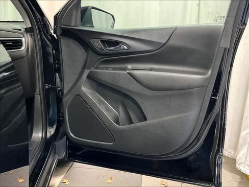Used 2022 Chevrolet Equinox LT image 12