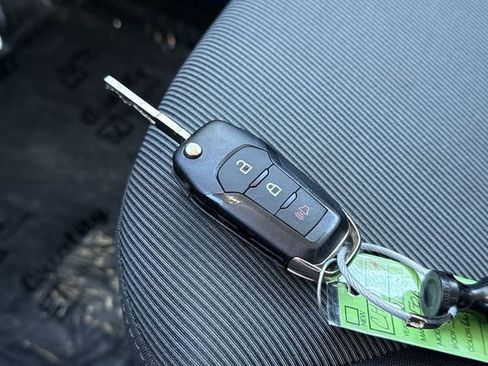 Used 2022 Ford Maverick XL image 24